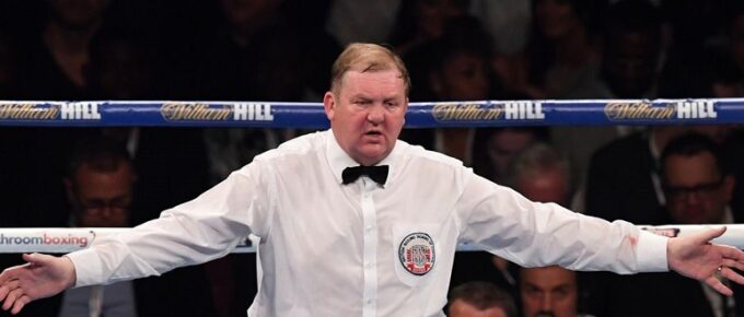 Boxing judge caught looking at phone during fight called before the stewards